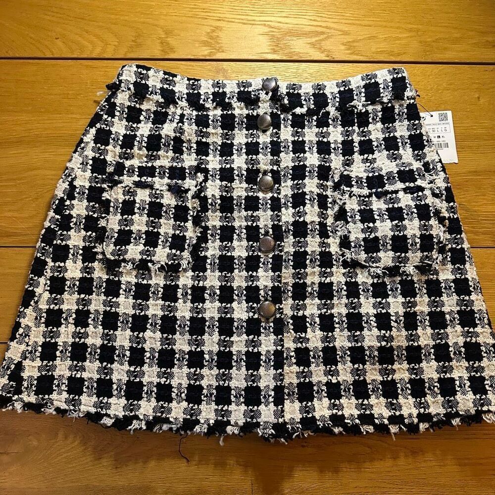 NWT Zara black and white and blue tweed buttoned skirt large